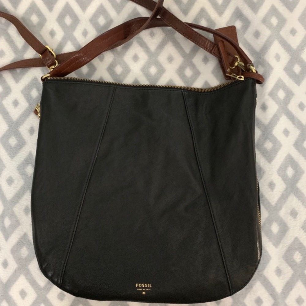 Fossil Gwen Hobo Leather Expandable Crossbody EUC